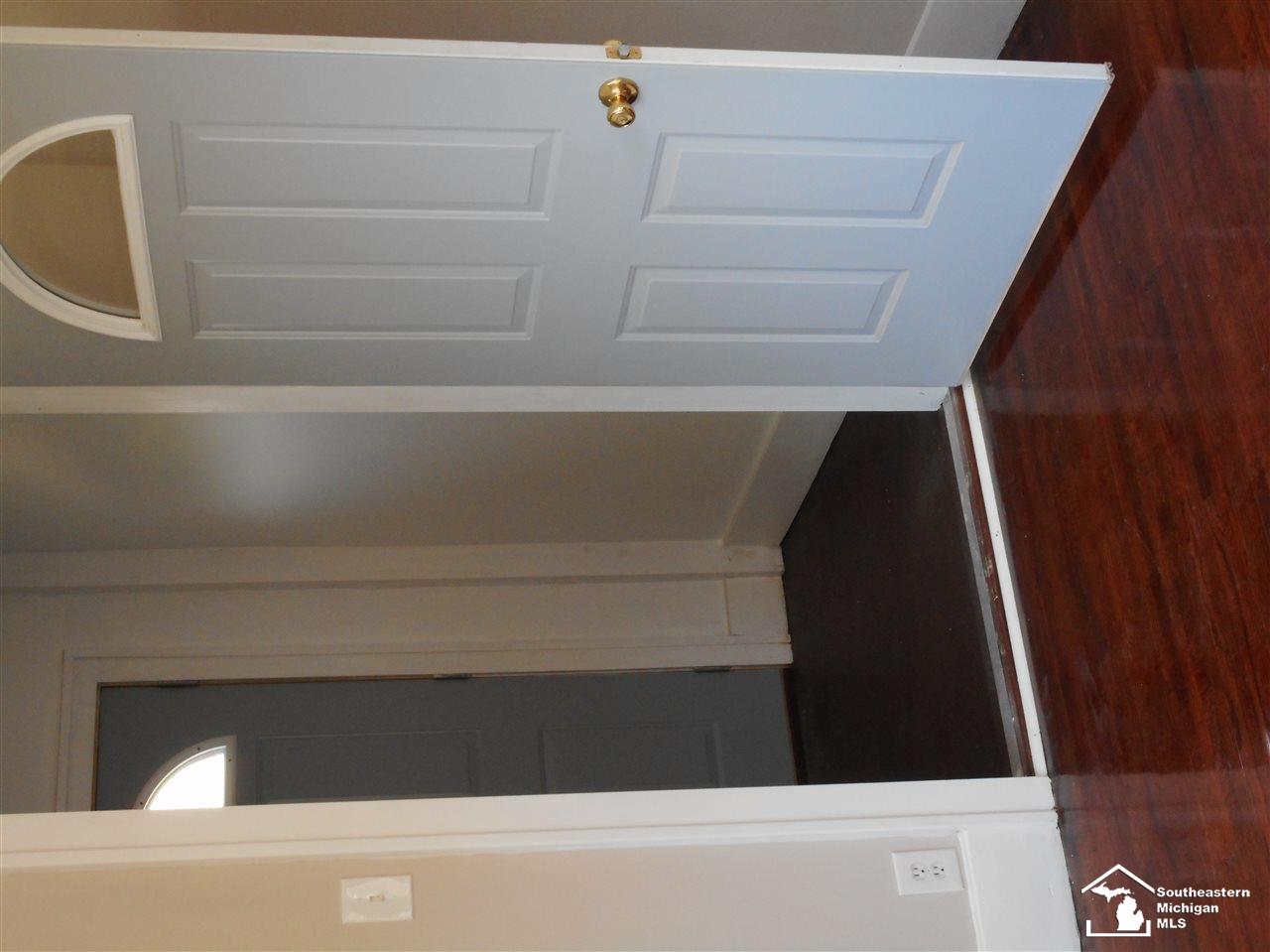 58 Maple Street River Rouge, MI 48218 - Photo 13 of 28 31354320-12.JPG