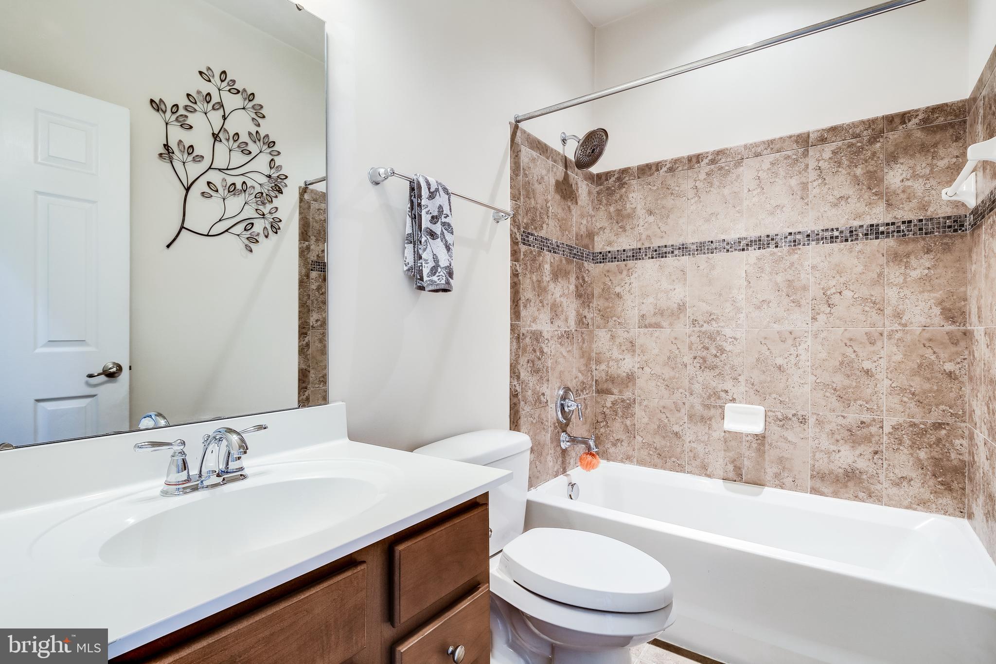 7227 Abbey Road Elkridge, MD 21075 - Photo 20 of 32 UPPER FULL BATH WITH UPGRADED TILES