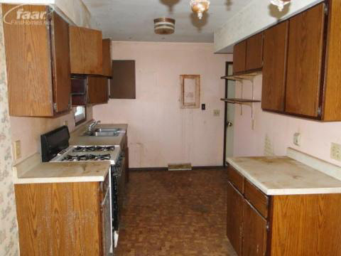 7298 North Lake Road Millington, MI 48746 - Photo 6 of 11 20125323-5.JPG