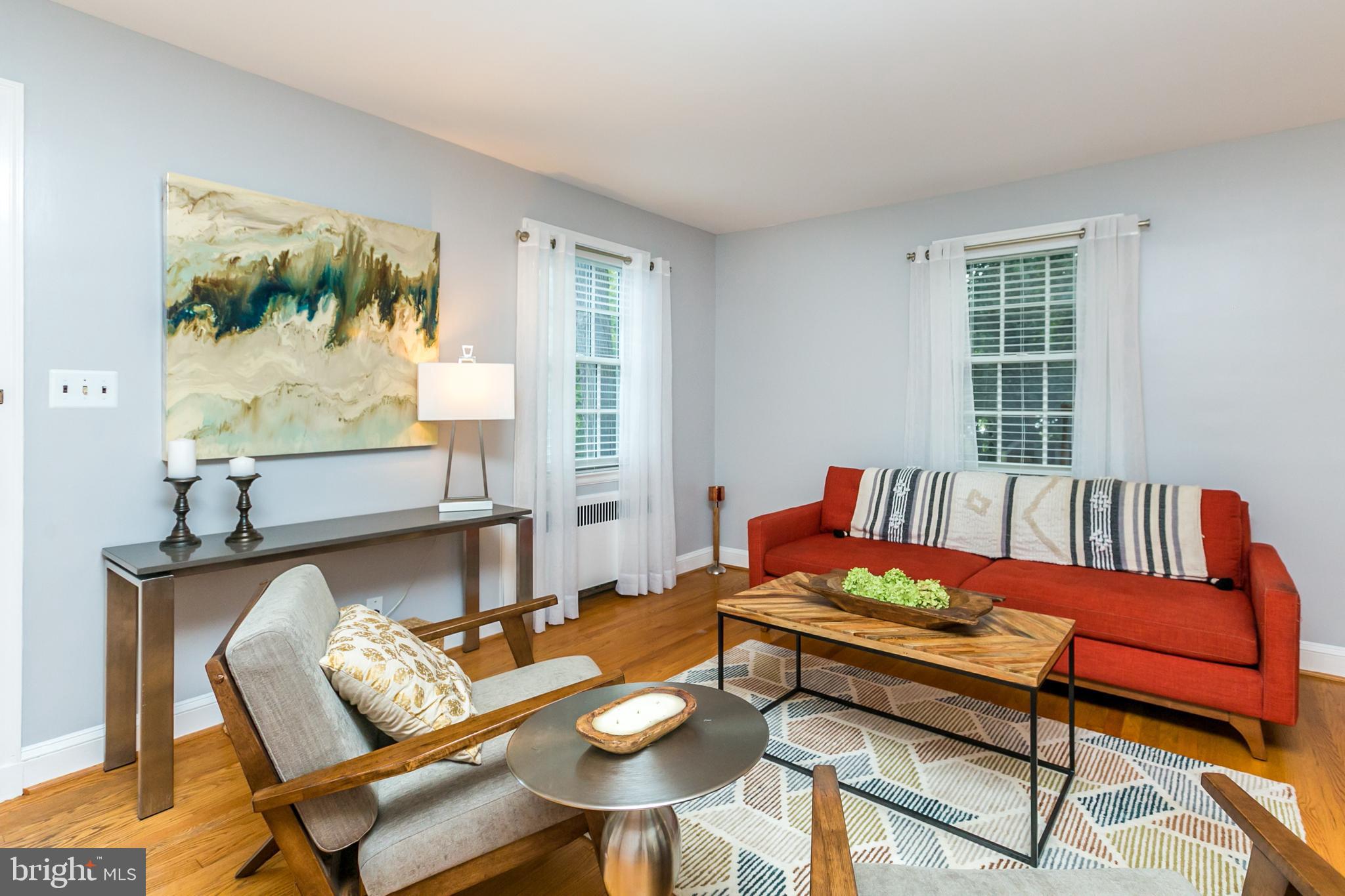 1303 Northview Road Baltimore, MD 21218 - Photo 3 of 40 Living room