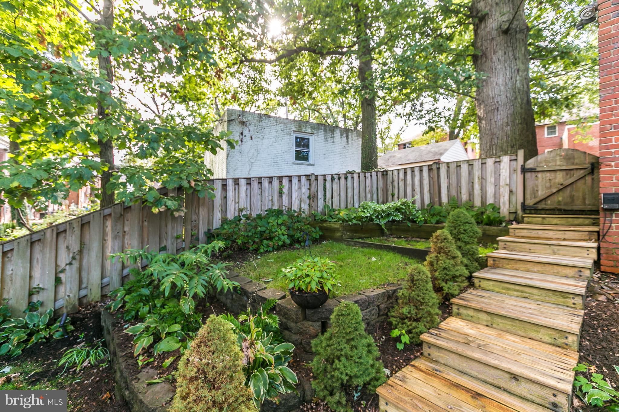 1303 Northview Road Baltimore, MD 21218 - Photo 36 of 40 Rear yard