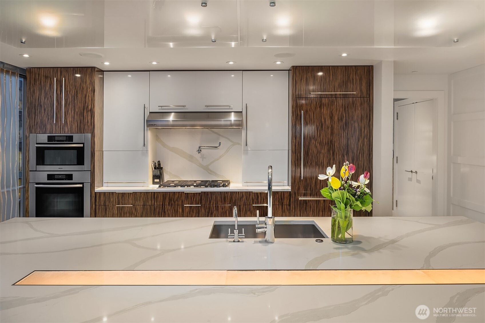 99 Union Street, Unit 1704 Seattle, WA 98101 - Photo 13 of 40