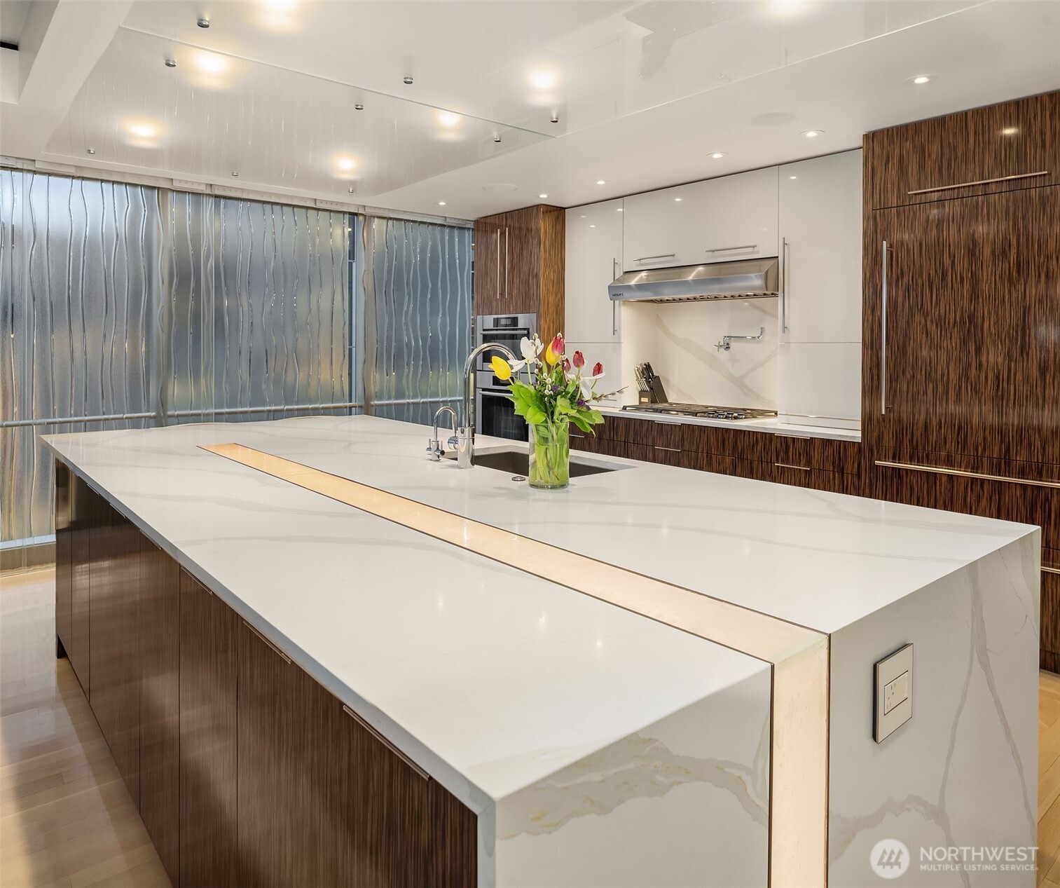 99 Union Street, Unit 1704 Seattle, WA 98101 - Photo 10 of 40