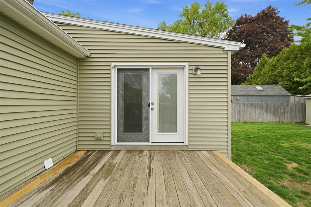 23 Gilman Street Springfield, MA 01118 - Photo 40 of 41