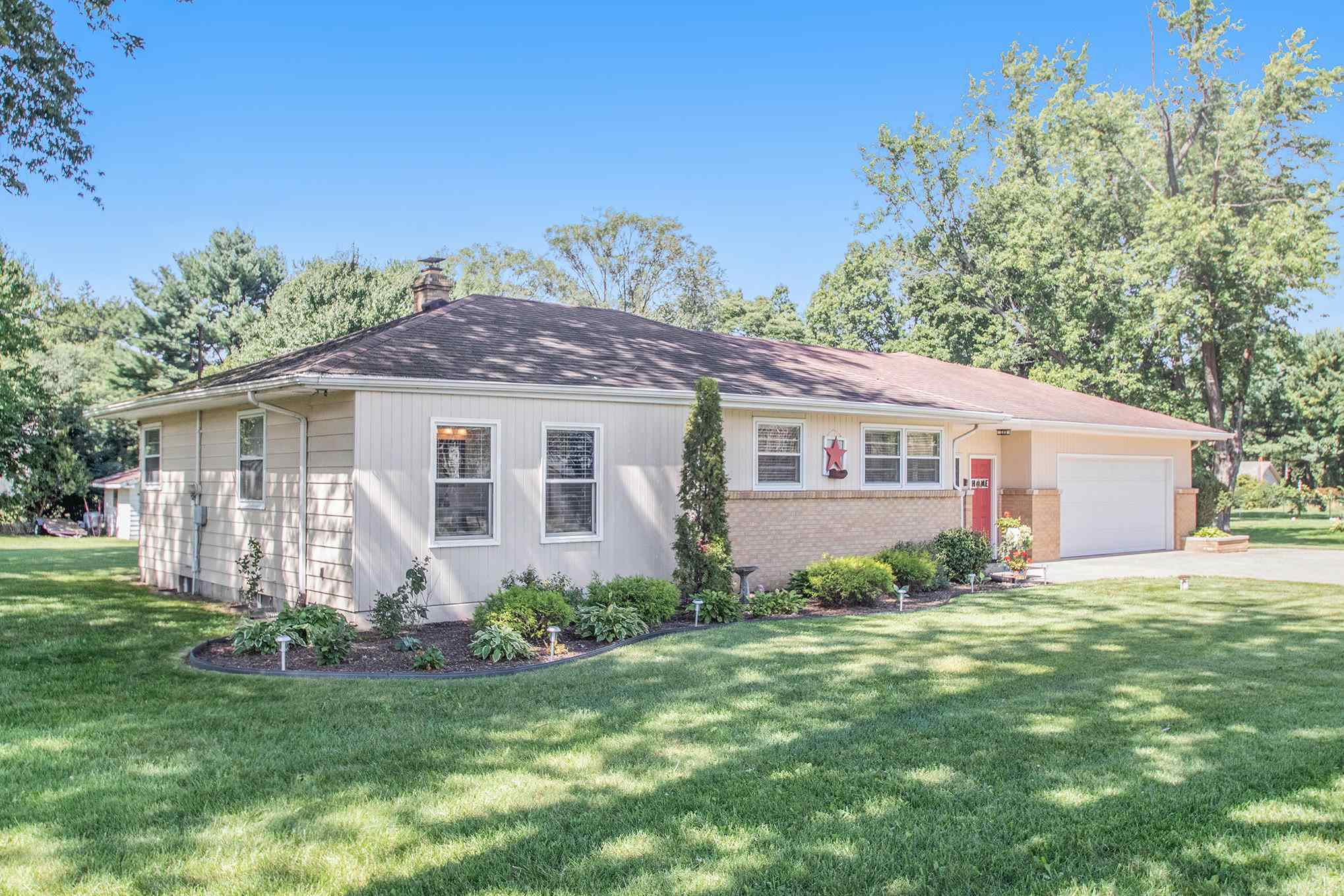 56225 Cedar Road Mishawaka, IN 46545 - Photo 6 of 28 Gallery Image 6