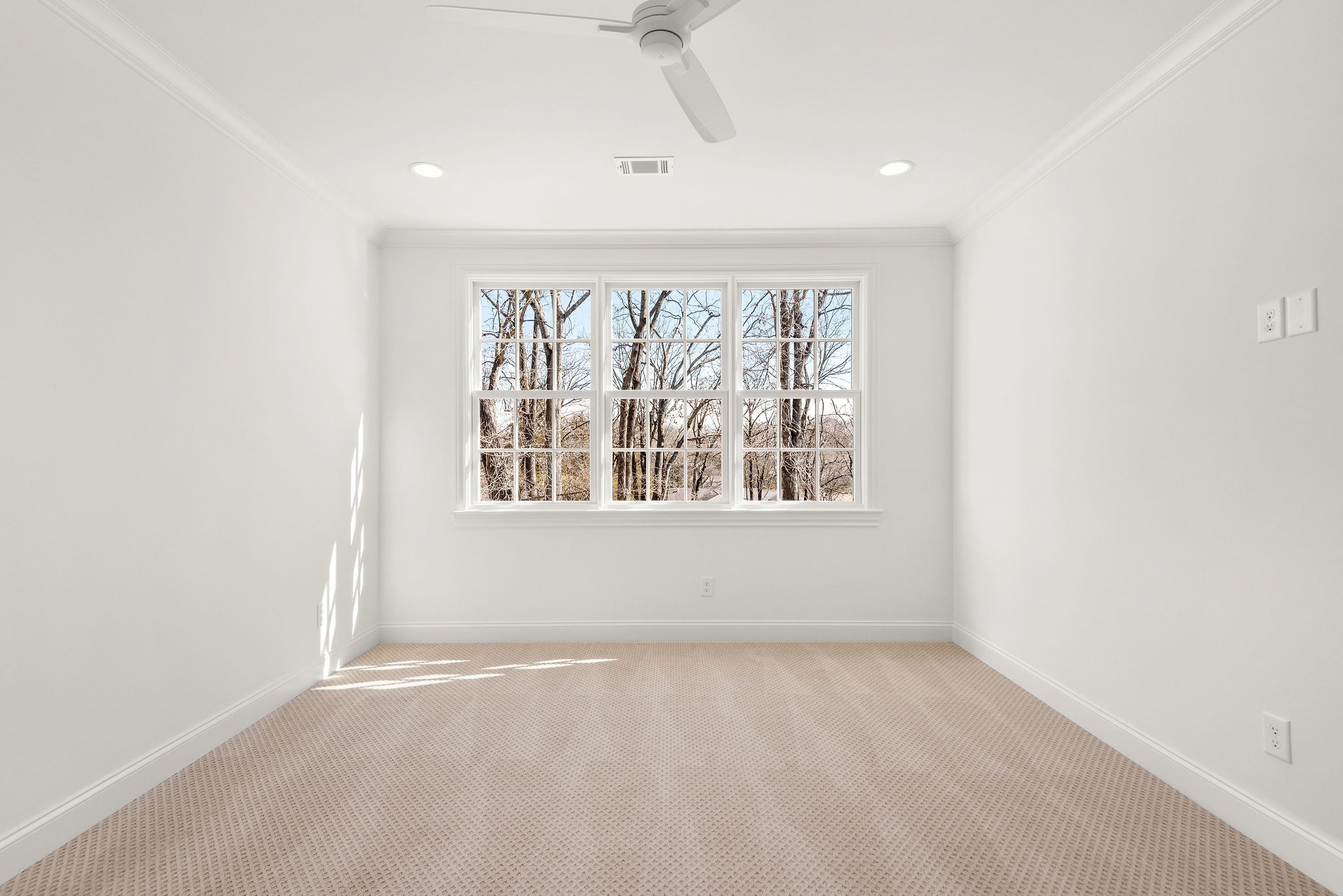 4338 Sneed Road Nashville, TN 37215 - Photo 35 of 46 an empty room with a window