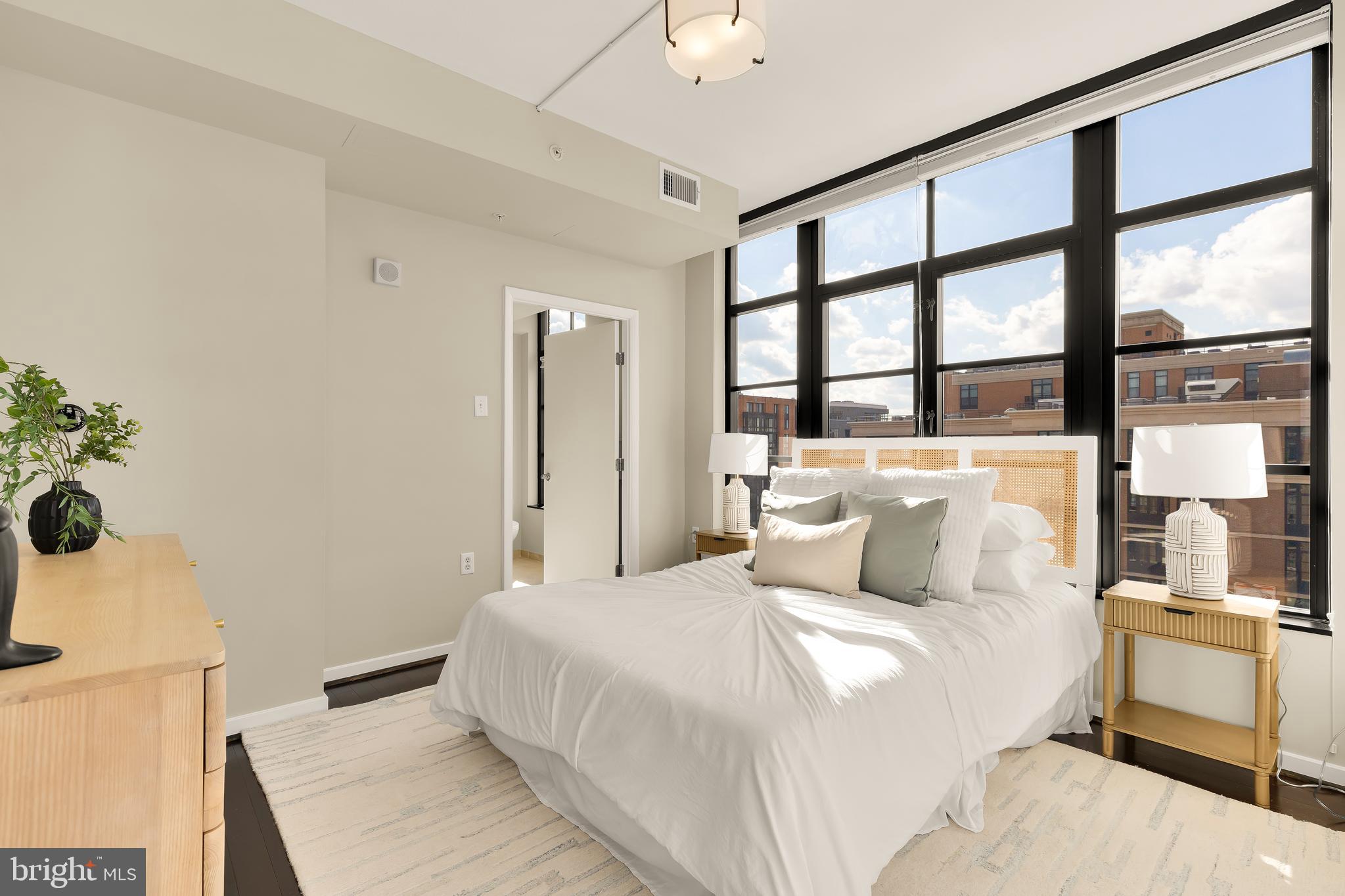 437 New York Avenue Northwest, Unit 1001 Washington, DC 20001 - Photo 15 of 40