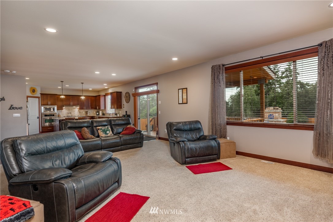 1032 Lyle Ridge Circle Oak Harbor, WA 98277 - Photo 15 of 39 Gallery Image 15