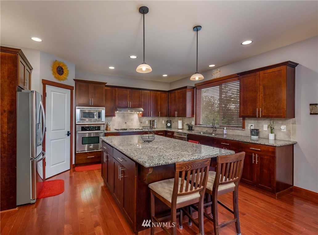 1032 Lyle Ridge Circle Oak Harbor, WA 98277 - Photo 9 of 39 Gallery Image 9