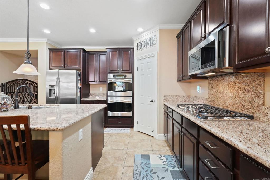 11285 Figtree Terrace Road Corona, CA 92883 - Photo 5 of 72