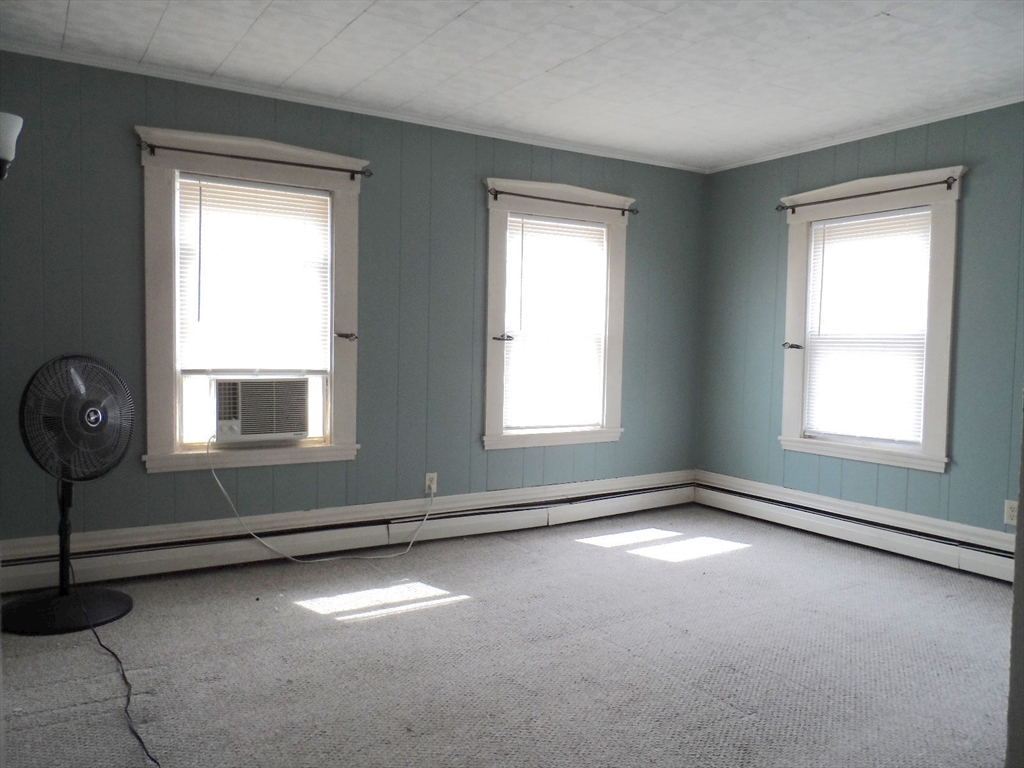 11 Chestnut Street, Unit 2R Wakefield, MA 01880 - Photo 9 of 10