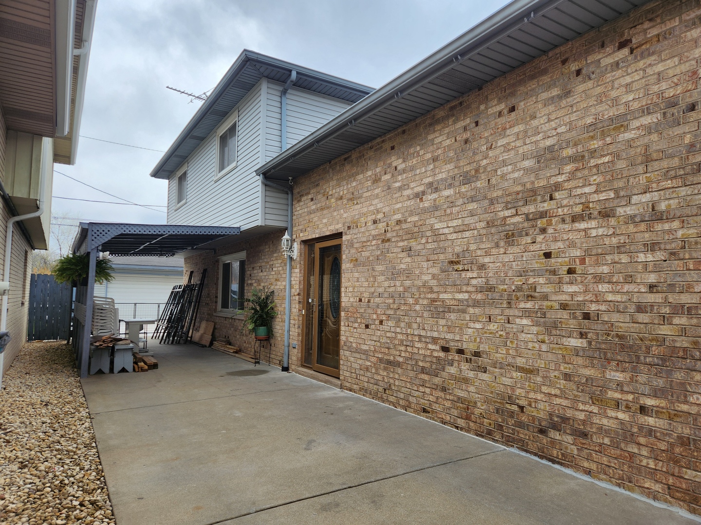 11723 South Ave J Chicago, IL 60617 - Photo 29 of 32 a view of parking area