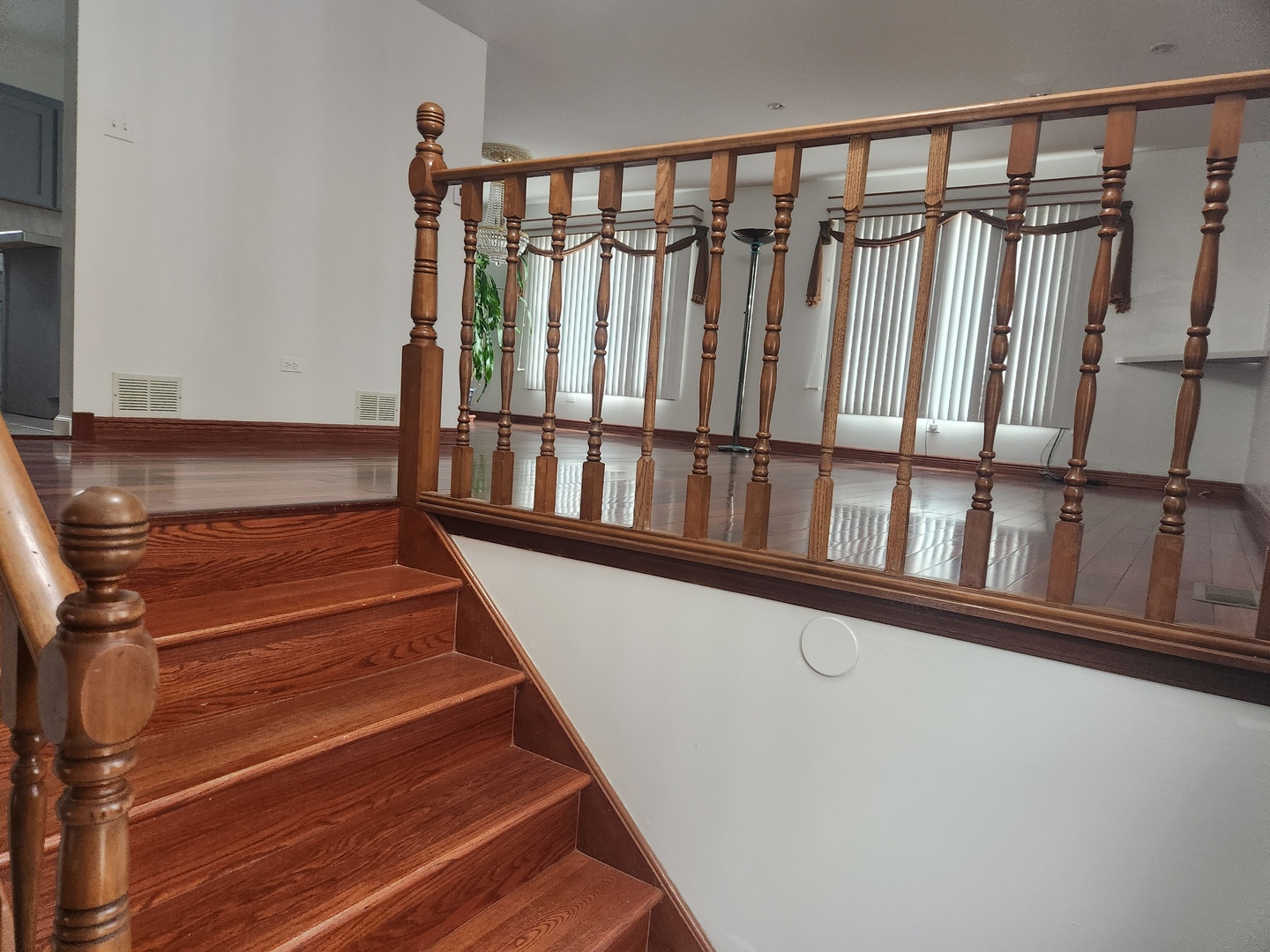 11723 South Ave J Chicago, IL 60617 - Photo 7 of 32 a view of entryway