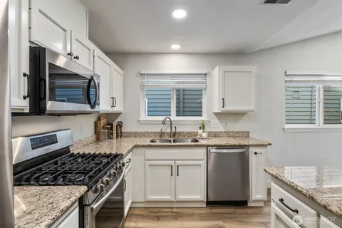 $845,000 | 4206 36th Avenue West, Seattle, WA 98199
