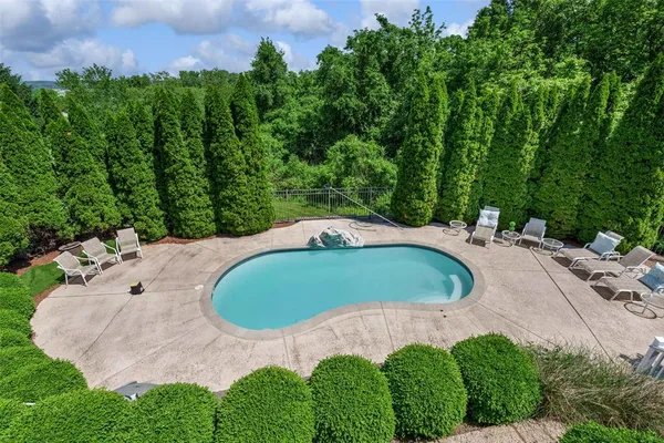 $1,175,000 | 169 Fick Farm Road, Chesterfield, MO 63005