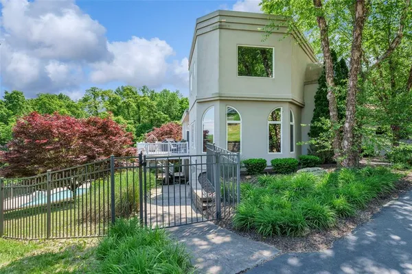 $1,175,000 | 169 Fick Farm Road, Chesterfield, MO 63005