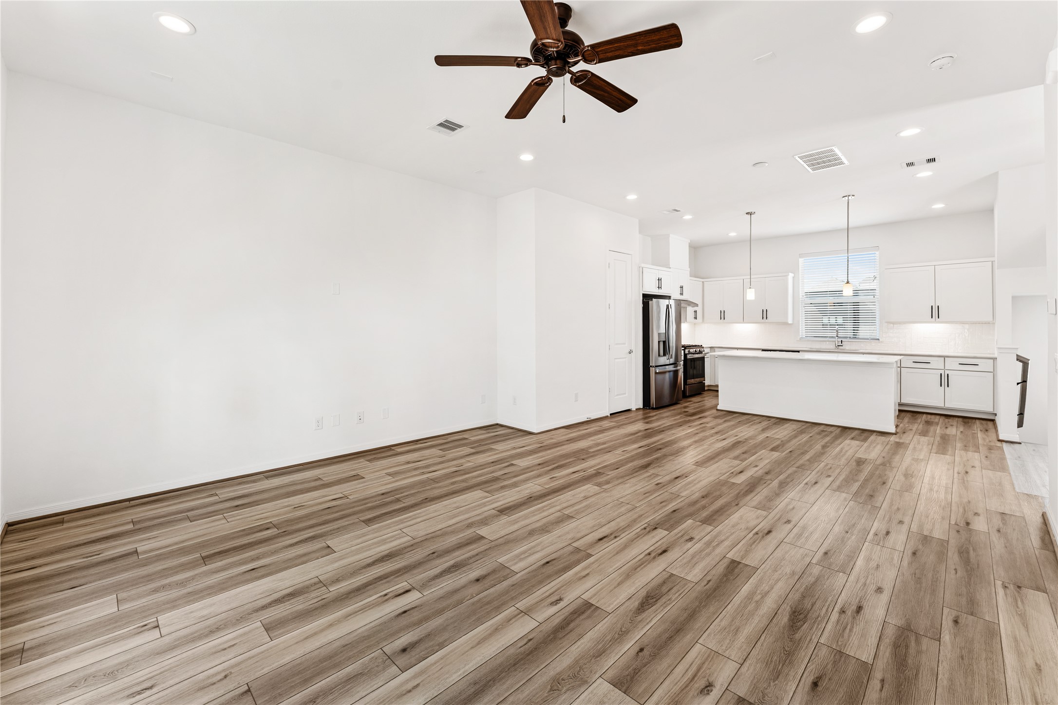 1526 Ojeman Road, Unit A Houston, TX 77055 - Photo 9 of 28