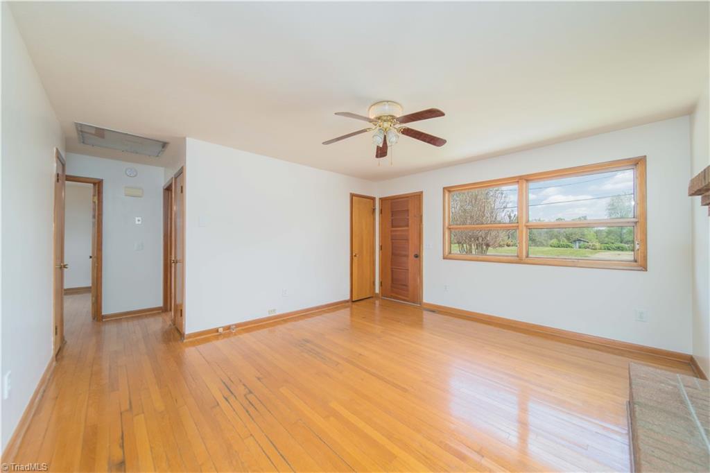 1405 Austin Traphill Road Elkin, NC 28621 - Photo 9 of 23 Gallery Image 9