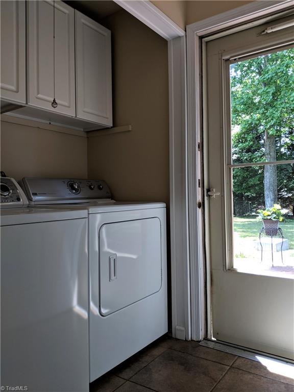 550 Pepperidge Road Lewisville, NC 27023 - Photo 24 of 30 Laundry with storage.