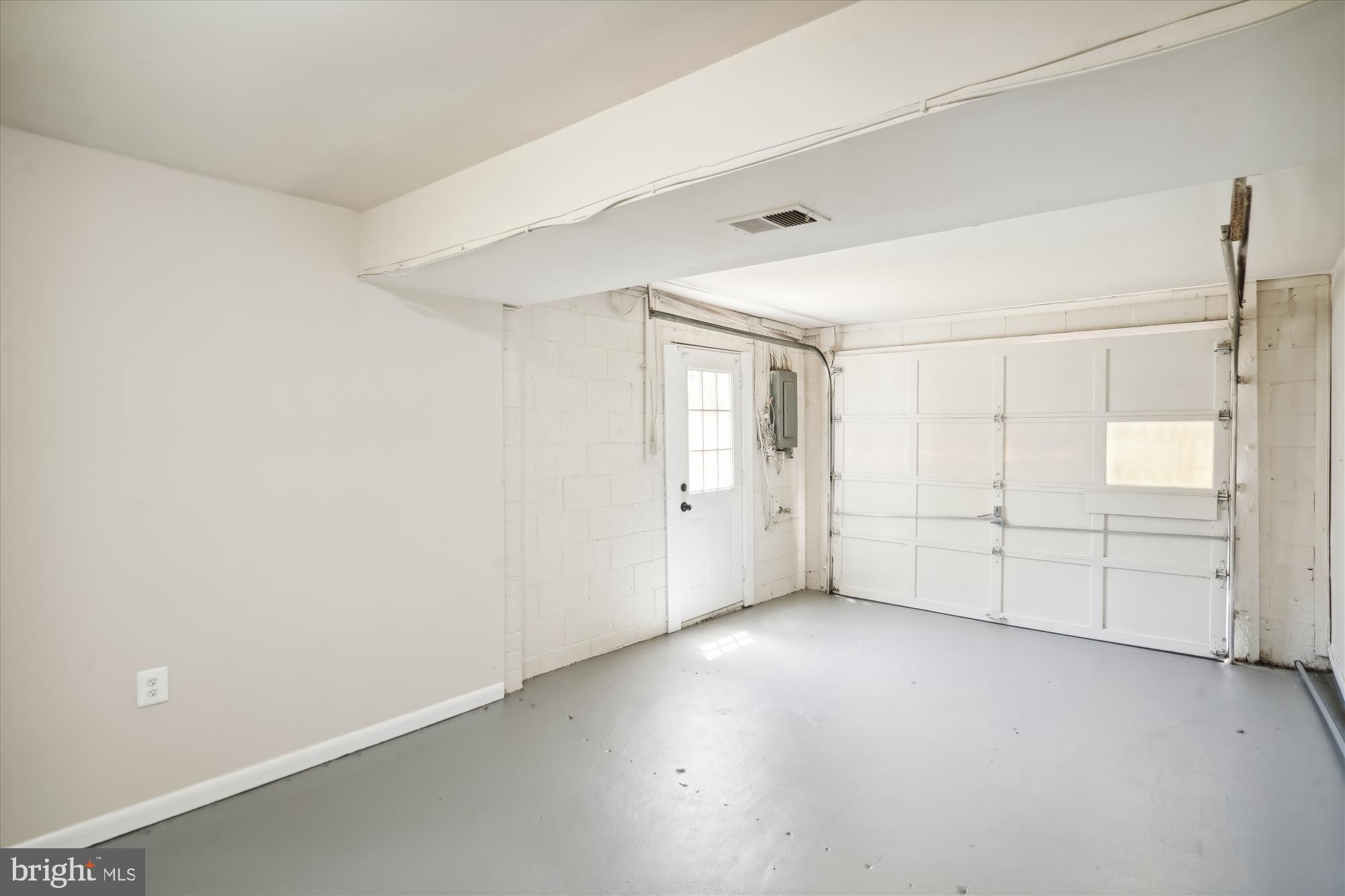 7920 Hart Road Fort Washington, MD 20744 - Photo 34 of 57 Garage