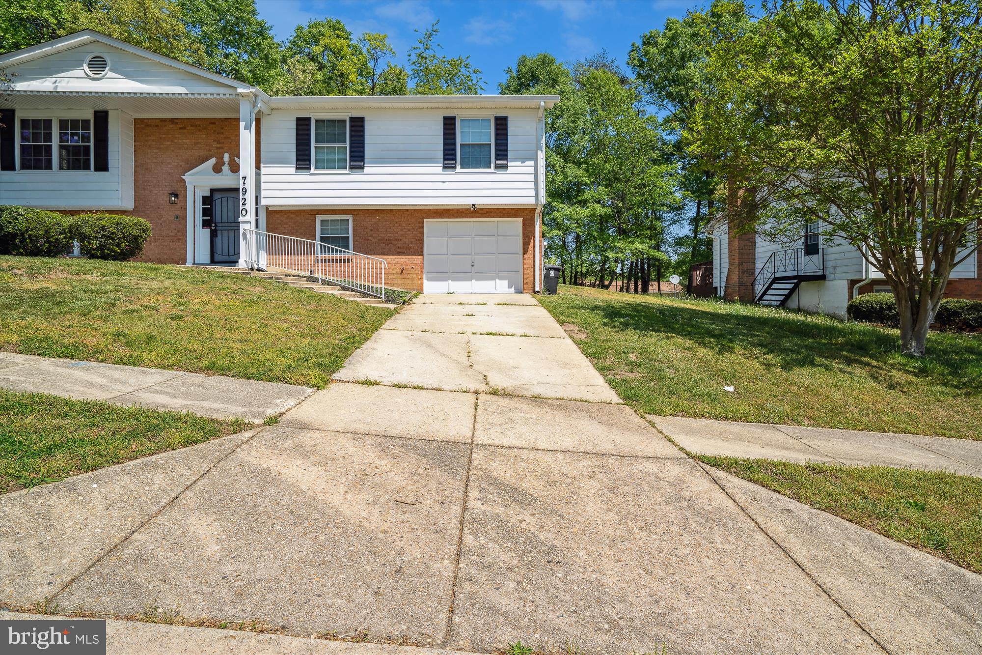 7920 Hart Road Fort Washington, MD 20744 - Photo 4 of 57 Driveway