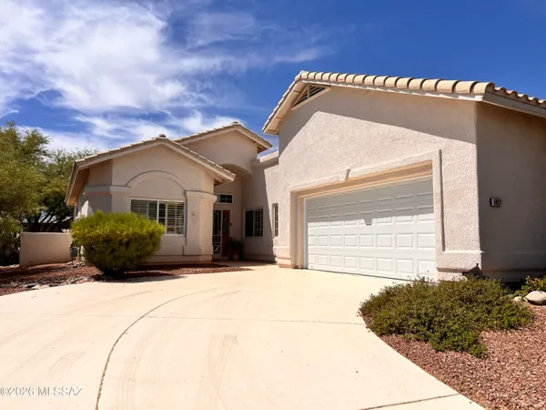 $1,995 | 1427 West Cathedral Way, Tucson, AZ 85737