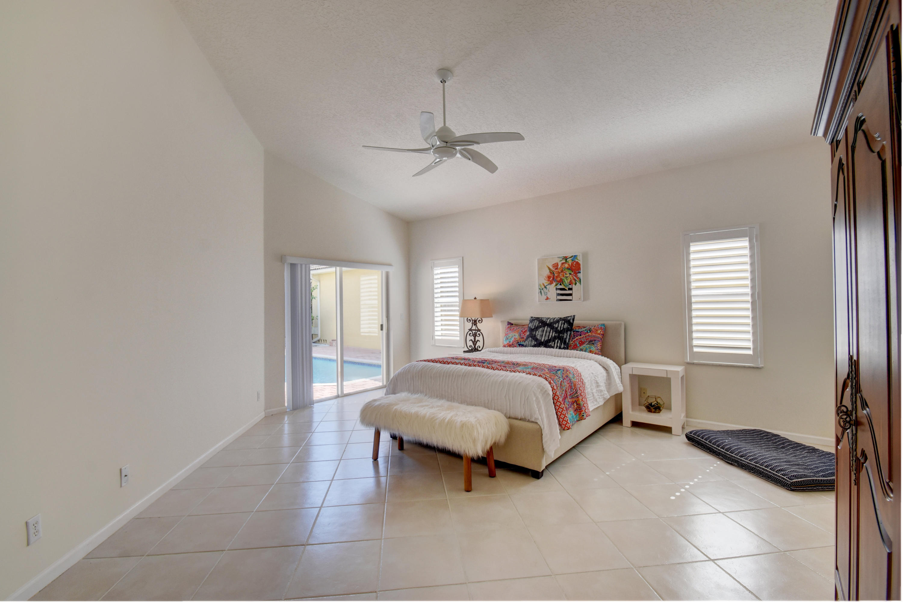 7201 Northwest Turtle Walk Boca Raton, FL 33487 - Photo 14 of 39 Spacious master suite!