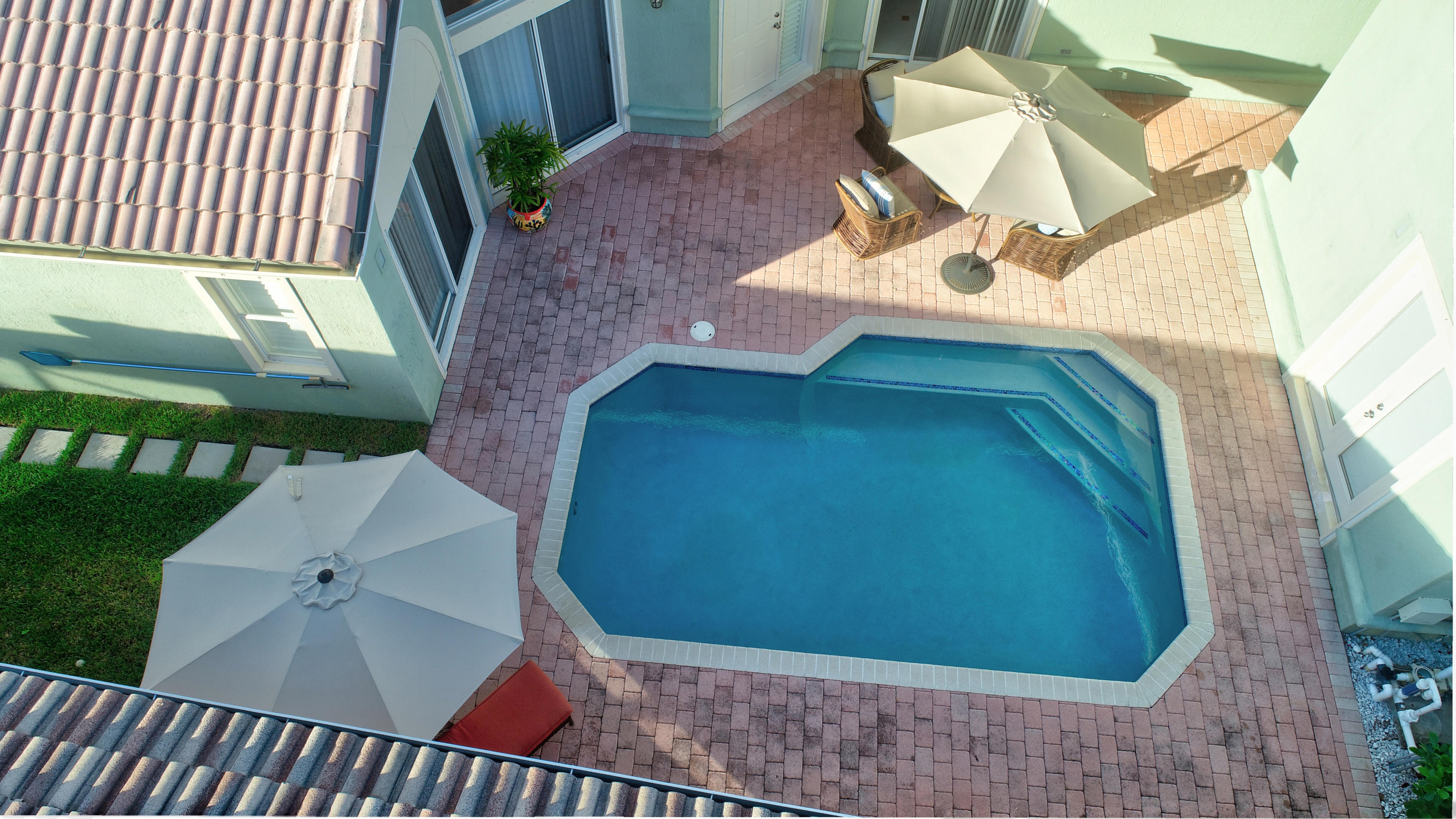7201 Northwest Turtle Walk Boca Raton, FL 33487 - Photo 31 of 39 Aerial of courtyard