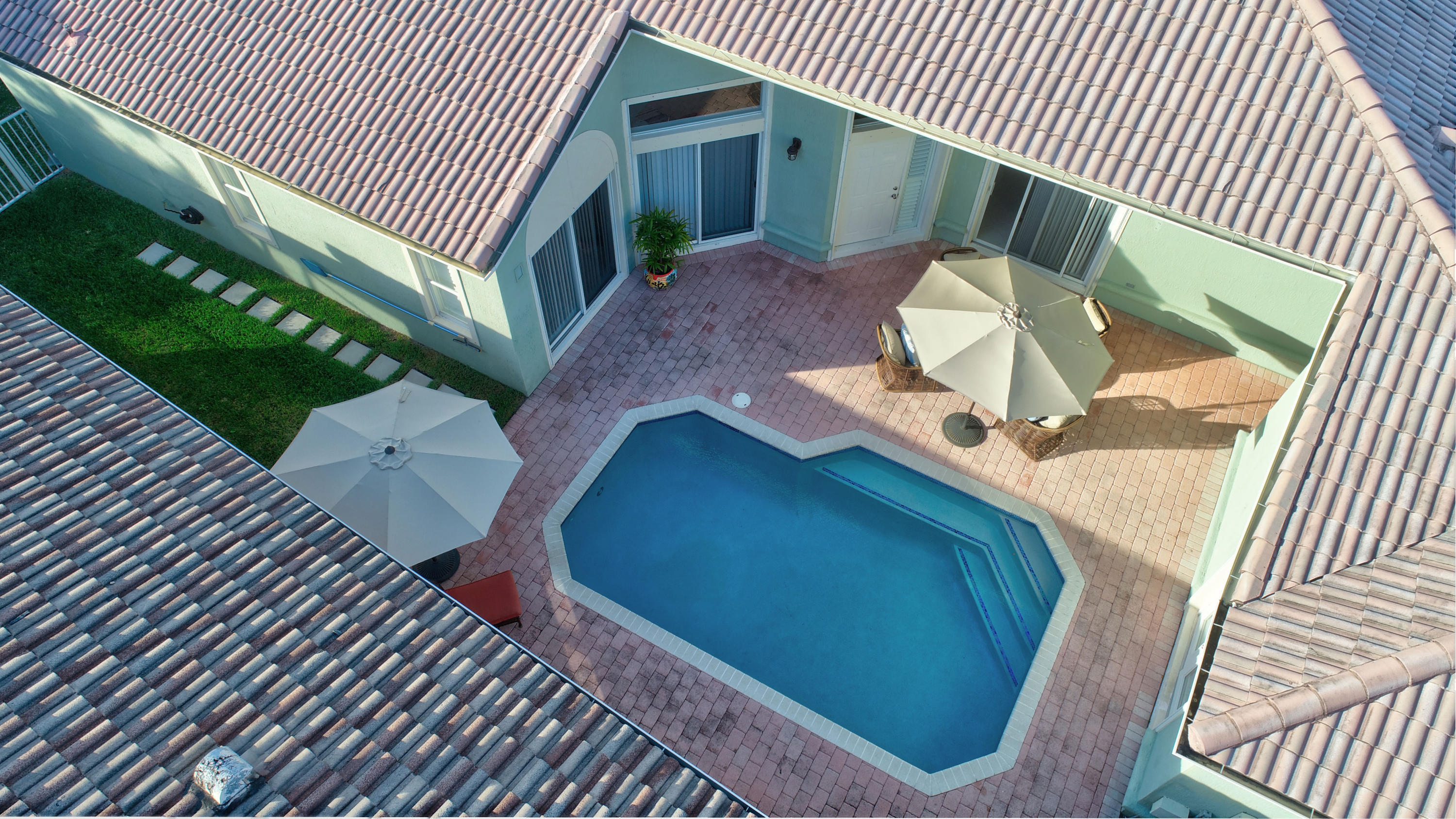 7201 Northwest Turtle Walk Boca Raton, FL 33487 - Photo 32 of 39 Courtyard