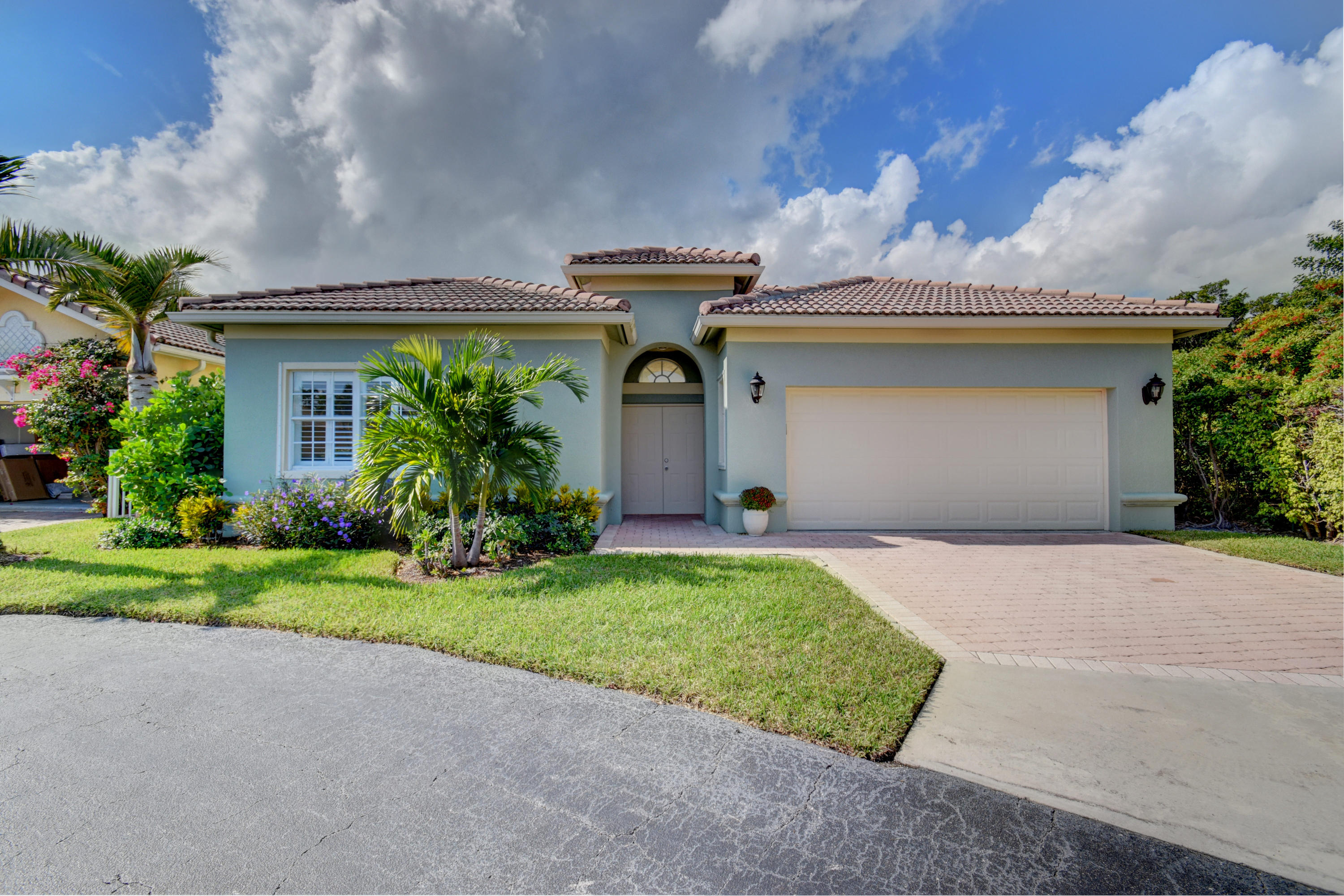 7201 Northwest Turtle Walk Boca Raton, FL 33487 - Photo 5 of 39 Corner lot on cul-de-sac