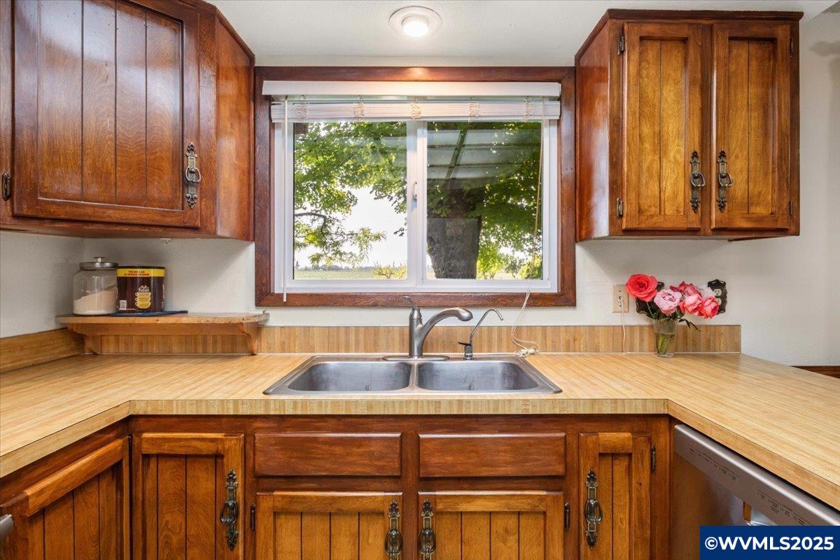 593 Howell Prairie Road Northeast Salem, OR 97317 - Photo 23 of 37 Gallery Image 23