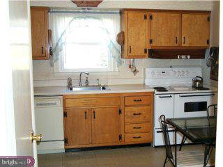 1035 Anna Road Huntingdon Valley, PA 19006 - Photo 3 of 6 Gallery Image 3