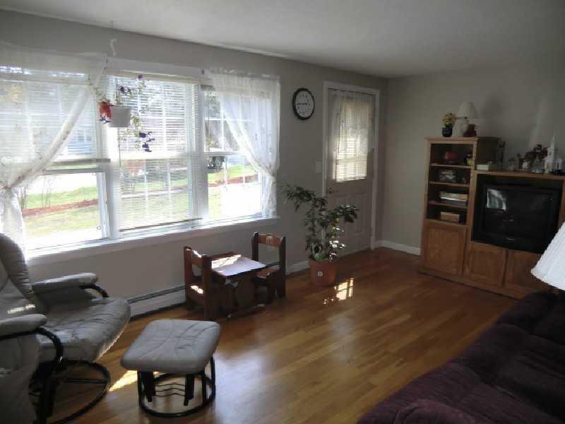 184 East Benton Road Benton, ME 04901 - Photo 7 of 17 Living Room.