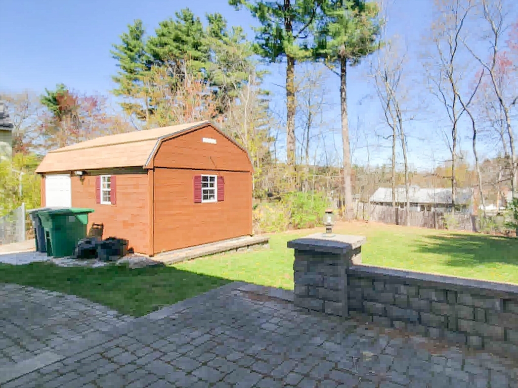 10 Cambridge Road Nashua, NH 03062 - Photo 21 of 25
