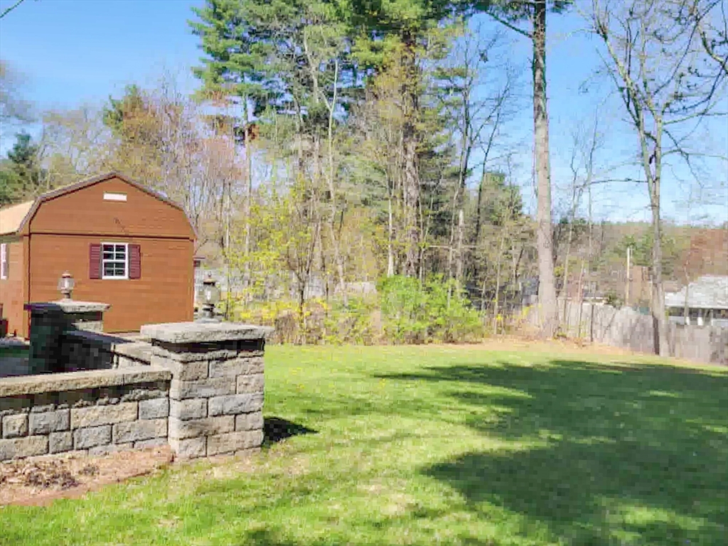 10 Cambridge Road Nashua, NH 03062 - Photo 22 of 25