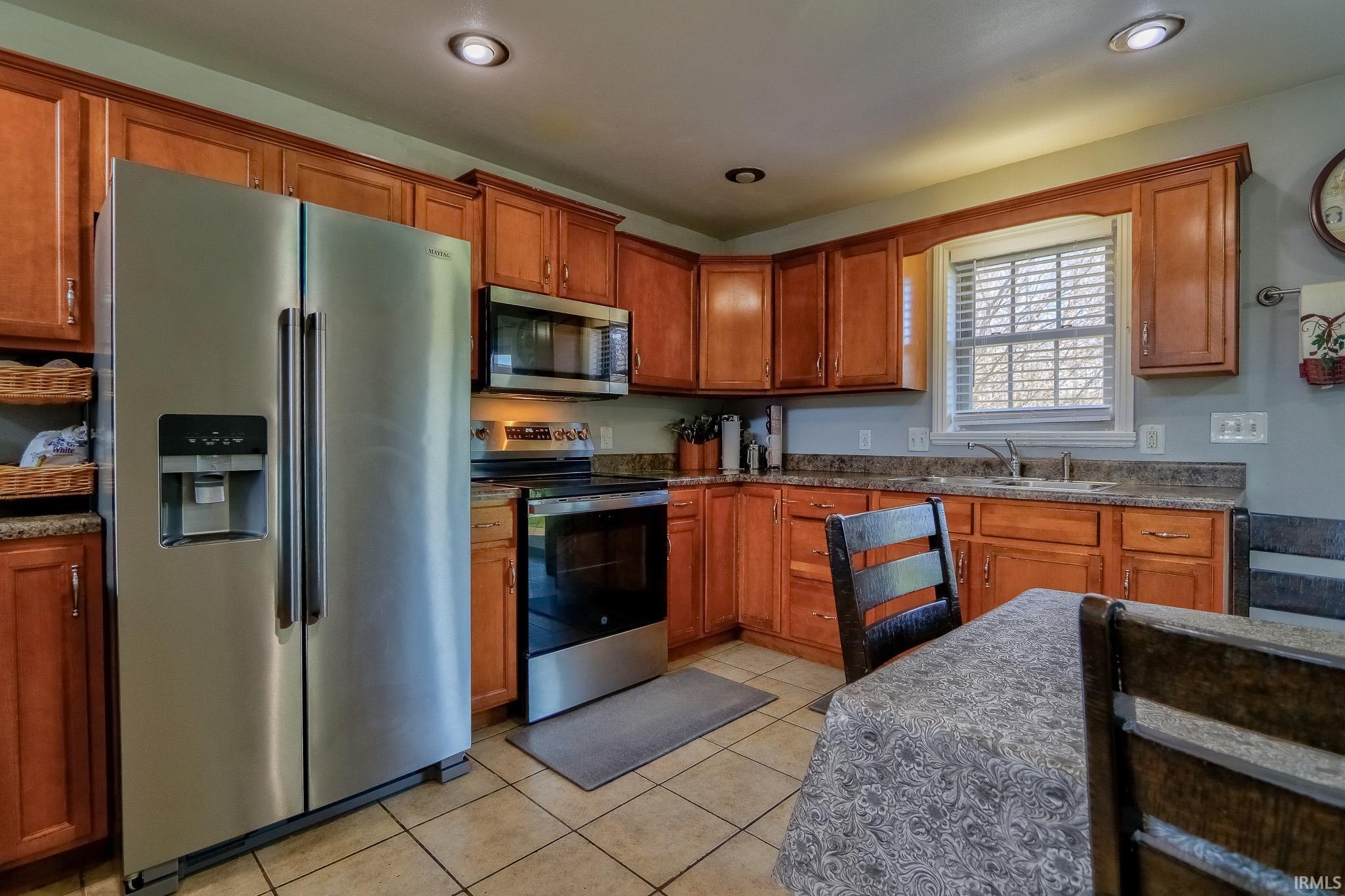 4180 Timberpoint Court Jasper, IN 47546 - Photo 9 of 36