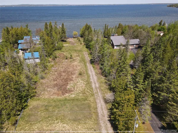 $449,000 | 1197 Needle Point Drive, Cheboygan, MI 49721