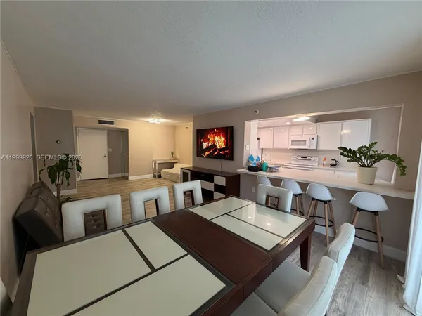 $2,600 | 210 174th Street, Unit L11, Sunny Isles Beach, FL 33160