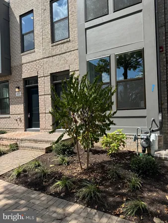 $4,000 | 831 King Farm Boulevard, Rockville, MD 20850