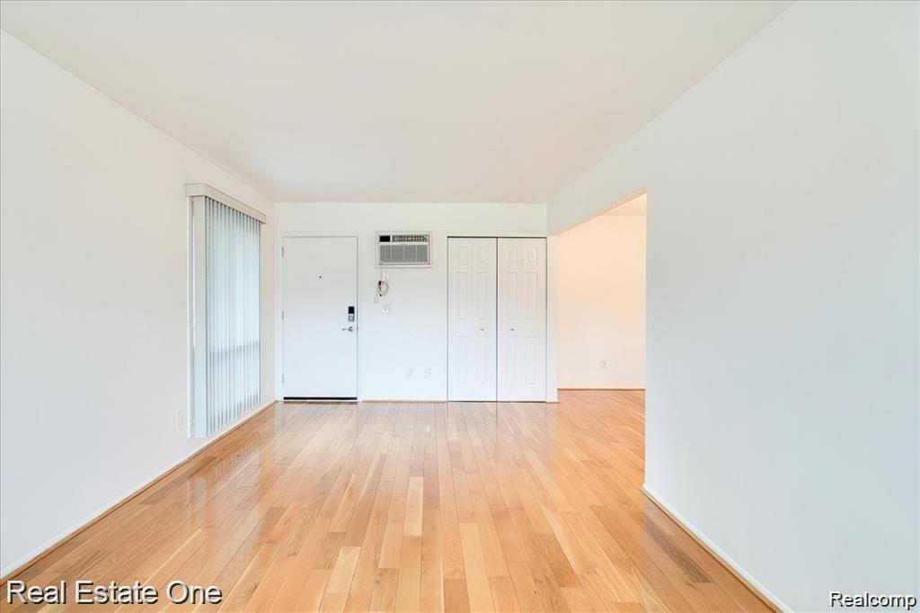 4345 Crooks Road, Unit 27 Royal Oak, MI 48073 - Photo 12 of 30 Crooks 12.jpg