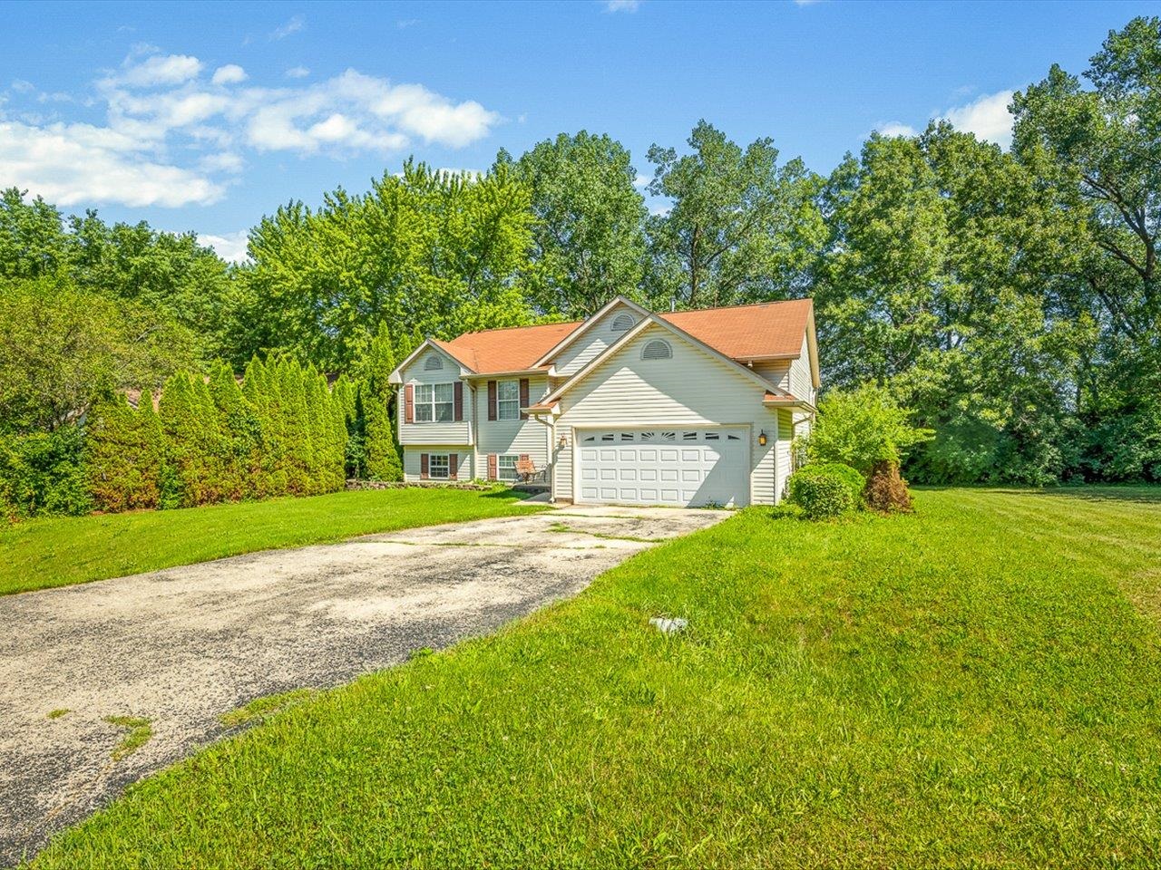 212 Rochester Road Northeast Poplar Grove, IL 61065 - Photo 5 of 39