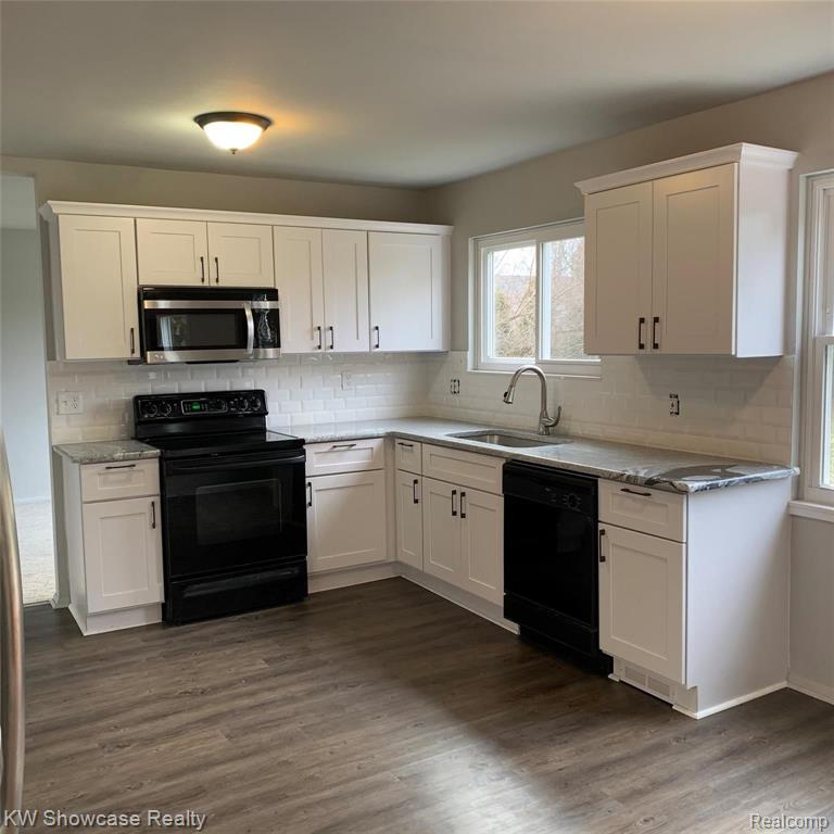 41906 Ridge Road East Novi, MI 48375 - Photo 2 of 16