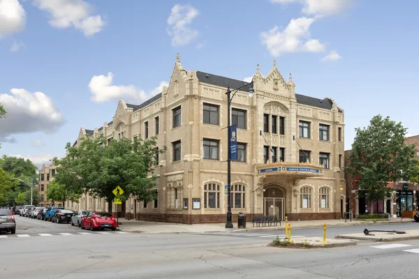 $1,875 | 2342 North Spaulding Avenue, Unit 207, Chicago, IL 60647