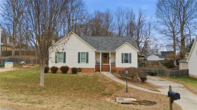 $369,900 | 7640 Abington Drive, Kernersville, NC 27284
