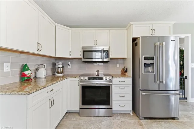 $369,900 | 7640 Abington Drive, Kernersville, NC 27284