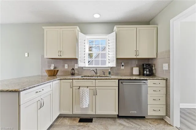 $369,900 | 7640 Abington Drive, Kernersville, NC 27284