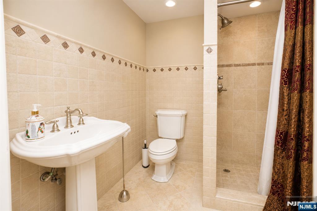 19 Westover Road Verona, NJ 07044 - Photo 39 of 46 Gallery Image 39