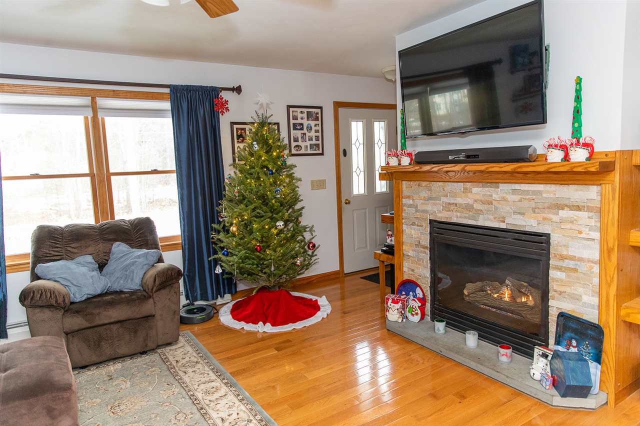 107 Chamberlain Street Rochester, NH 03867 - Photo 14 of 40
