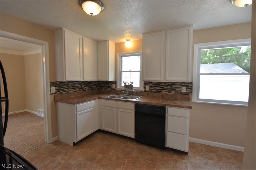 3819 Freemont Road South Euclid, OH 44121 - Photo 8 of 34