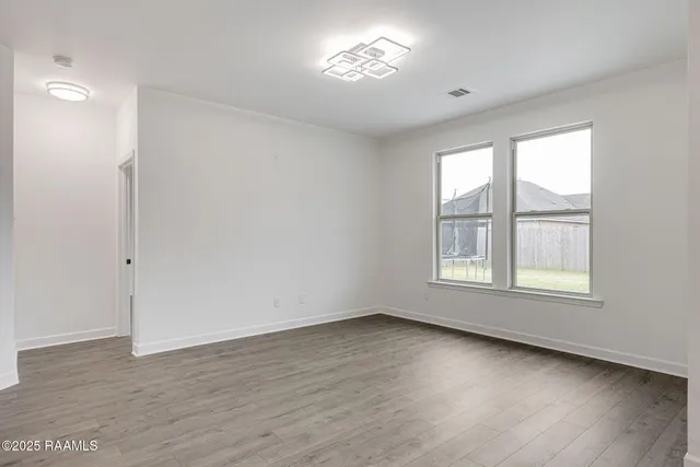 $2,000 | 326 Forest Grove Drive, Youngsville, LA 70592